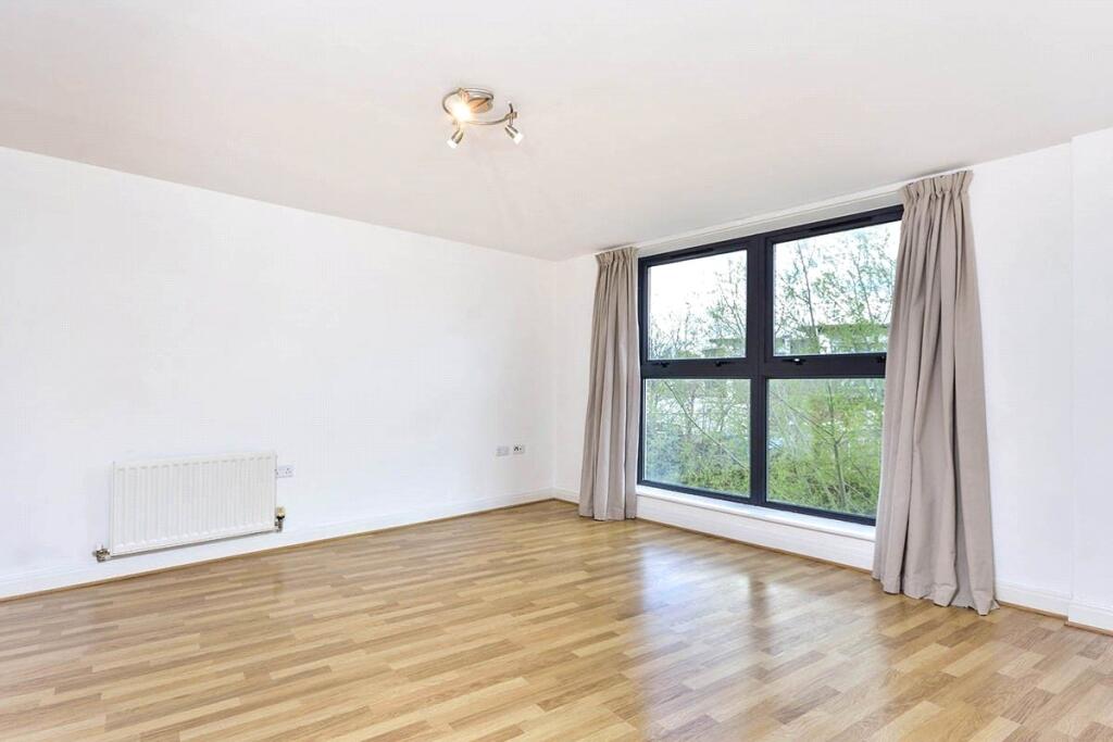Apartment in Maidstone, Kent - View 4