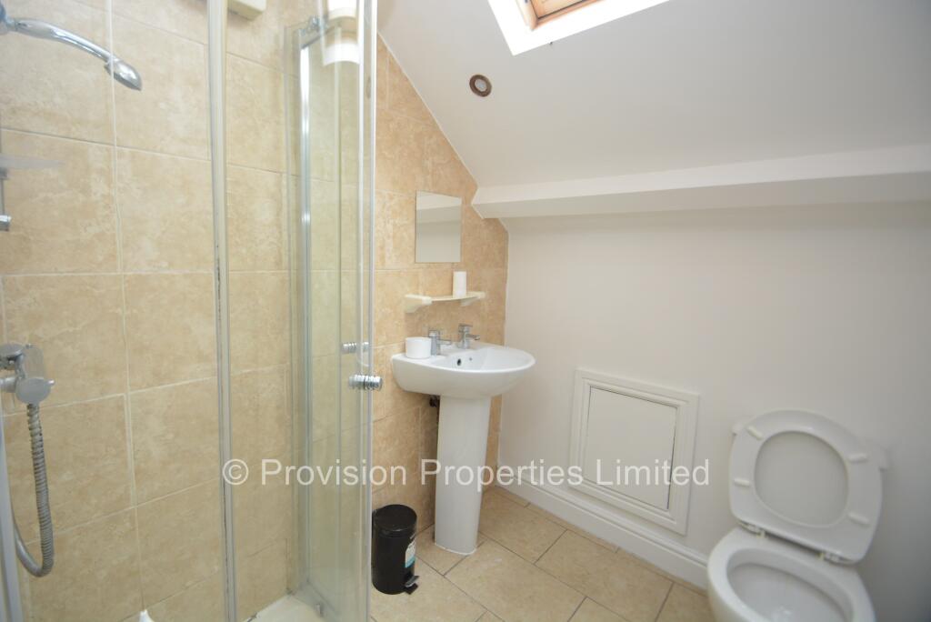 6 bedroom terraced house for rent