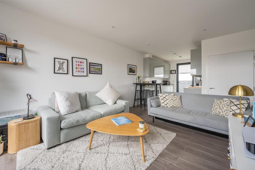 Apartment in London - View 3