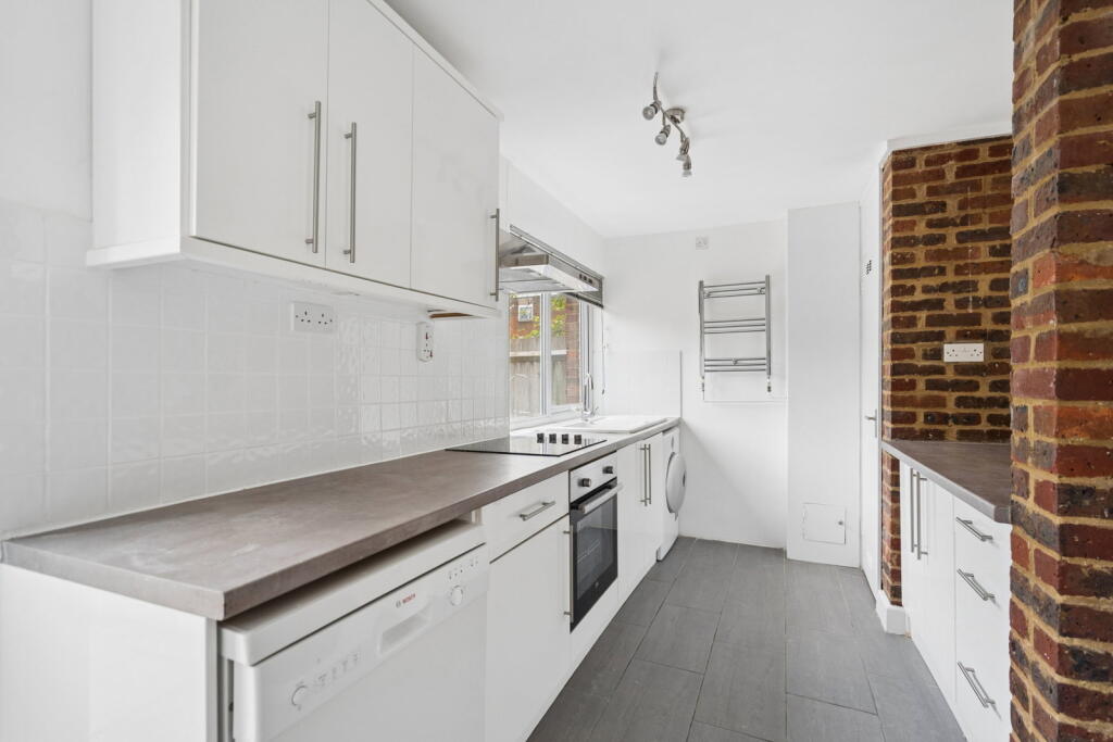 Hawkesworth Close, Northwood, HA6 2FT - View 4