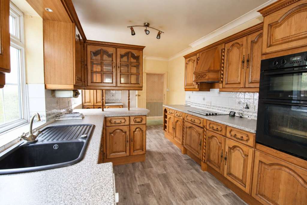 House in Bromley - View 2