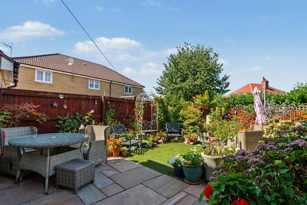 House in Nottingham, The Fairways, Chilwell - View 4