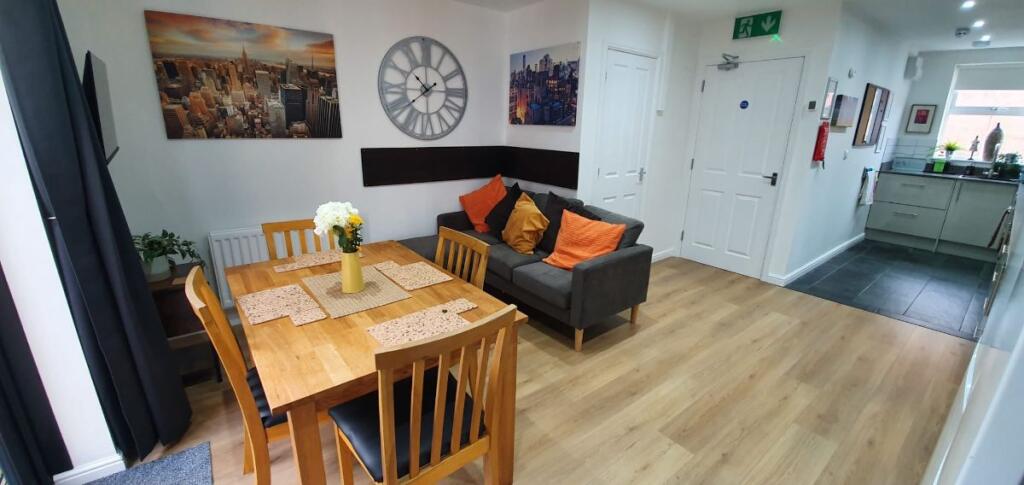 House in Nottingham - View 5