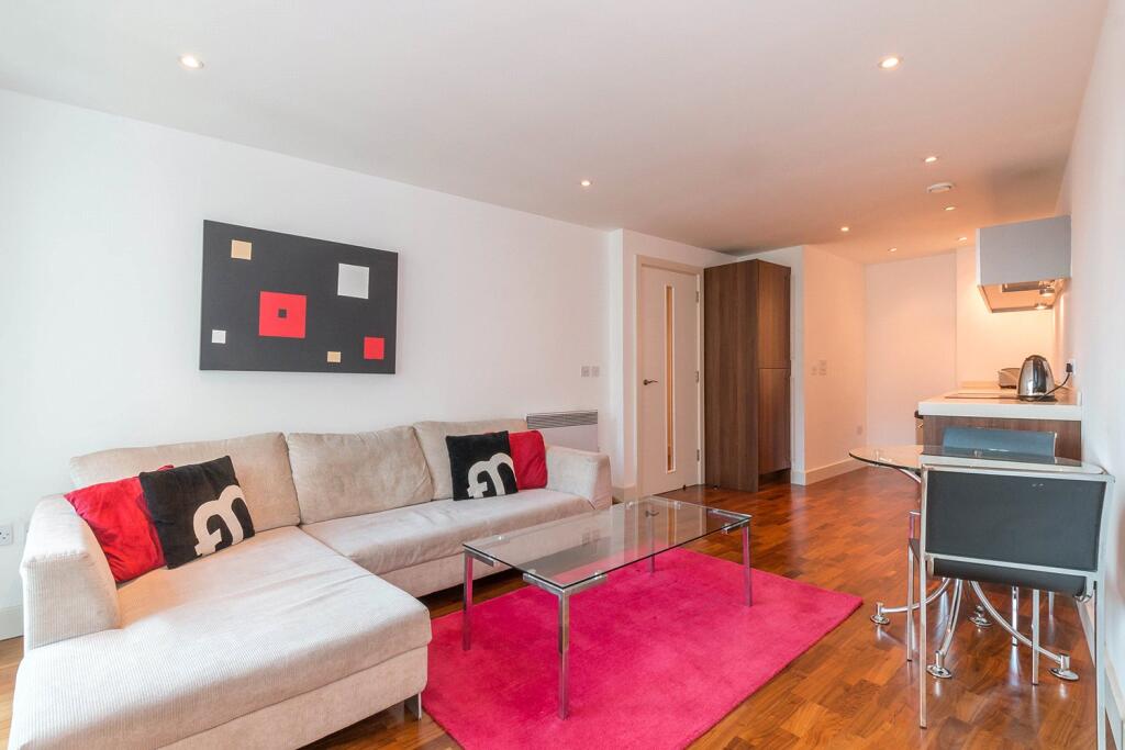 Apartment in Birmingham, West Midlands - View 3