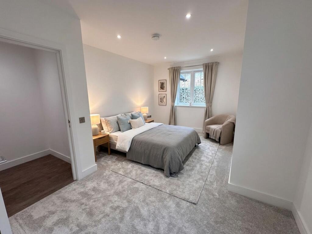 Apartment in Tonbridge - View 3