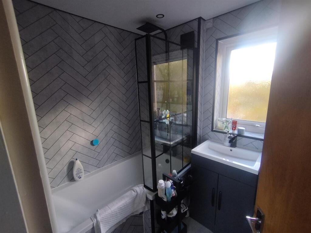 Apartment in Nottingham - More