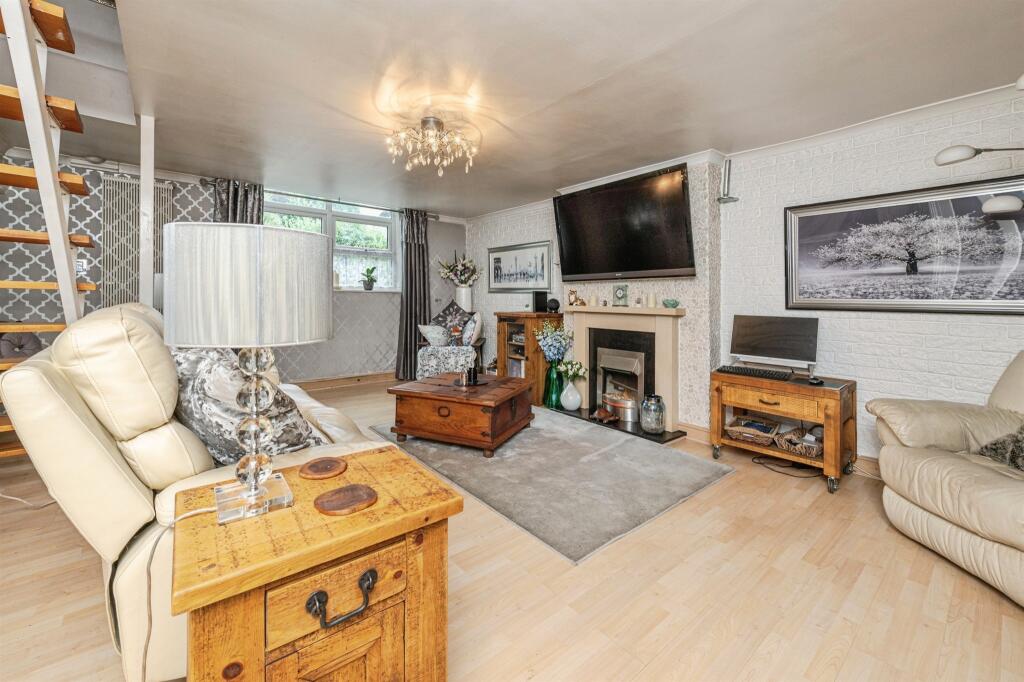 House in Kirklees, Holme Valley - View 2