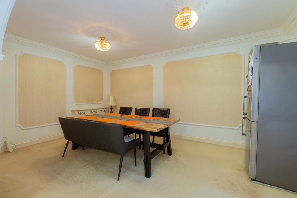 Apartment in Slough, Gerrards Cross - View 5