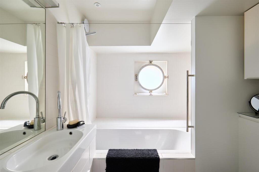 2 bedroom house boat for rent