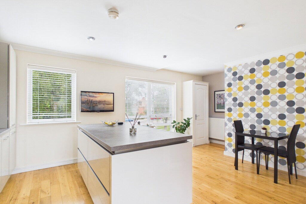 House in Lincoln, Whitton Park, Ermine West - More