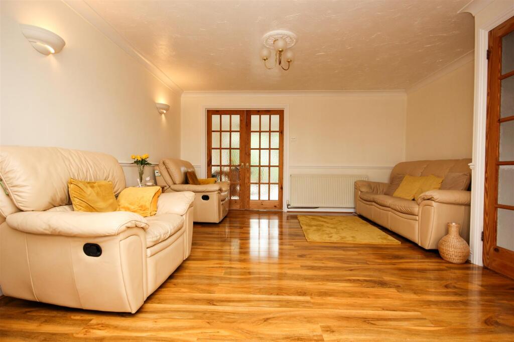 House in Rushden, North Northamptonshire - View 5