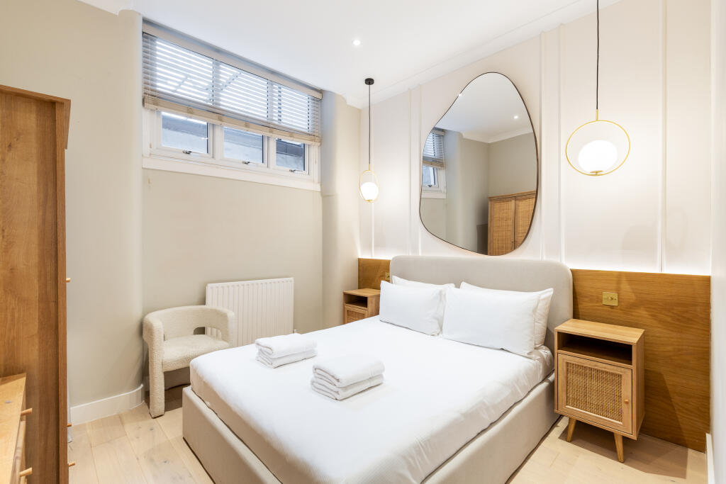 Apartment in London, South Kensington - More