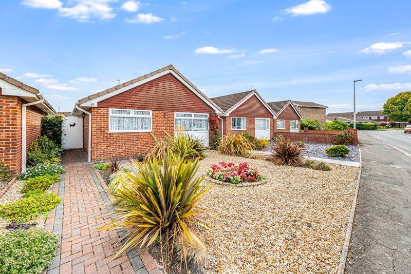 2-bed detached on Silverberry Road, Worle - HANDY LOCATION , £265,000