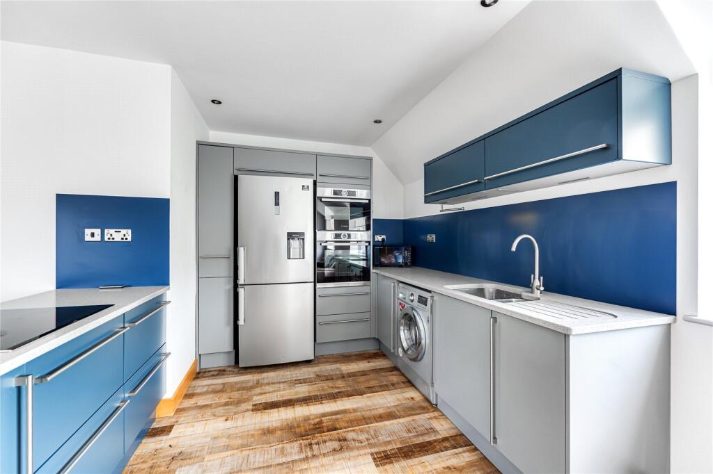 Apartment in Toddington, Central Bedfordshire - More