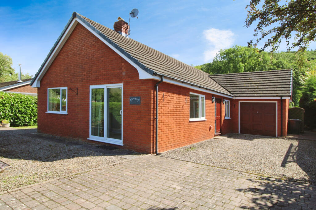 3-bed house on Pen y Banc PRESTEIGNE LD8 2NH, £320,000