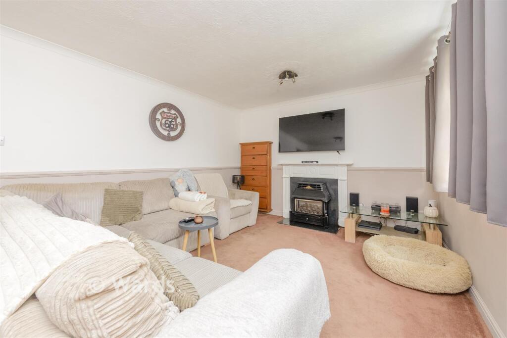 House in Chatham, Medway - View 4