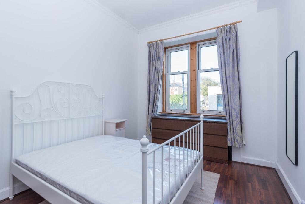 Apartment in Edinburgh - View 3