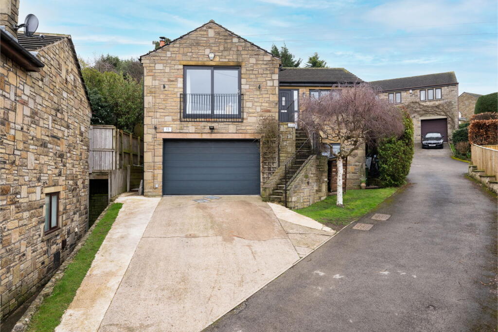 4-bed detached on Chapel Hill, Clayton West, Huddersfield, HD8 9NH, £485,000