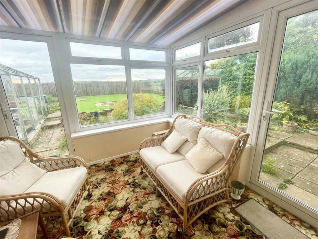 Norris Close, Chiseldon, Swindon photo 4