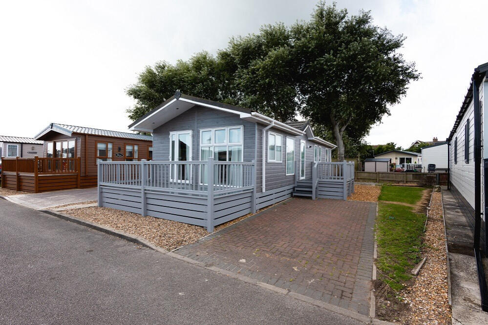 3-bed caravan on Victory Versailles Twin Lodge, Willow Grove Park, Knott End On Sea, Poulton-le-Fylde, Lancashire, FY6, £115,000