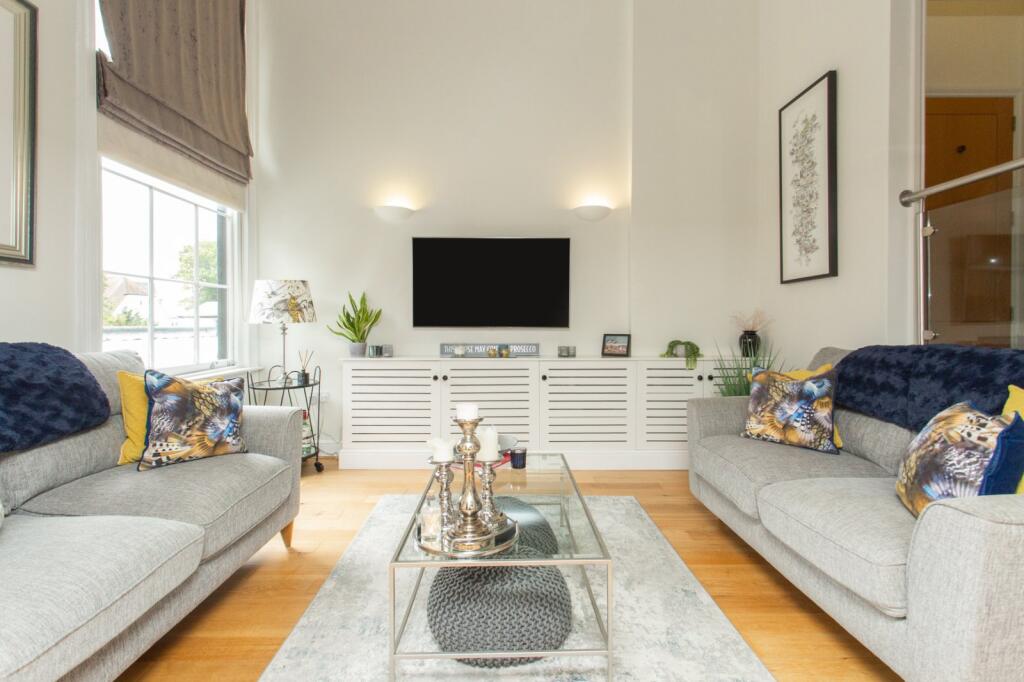 Apartment in Canterbury - View 4