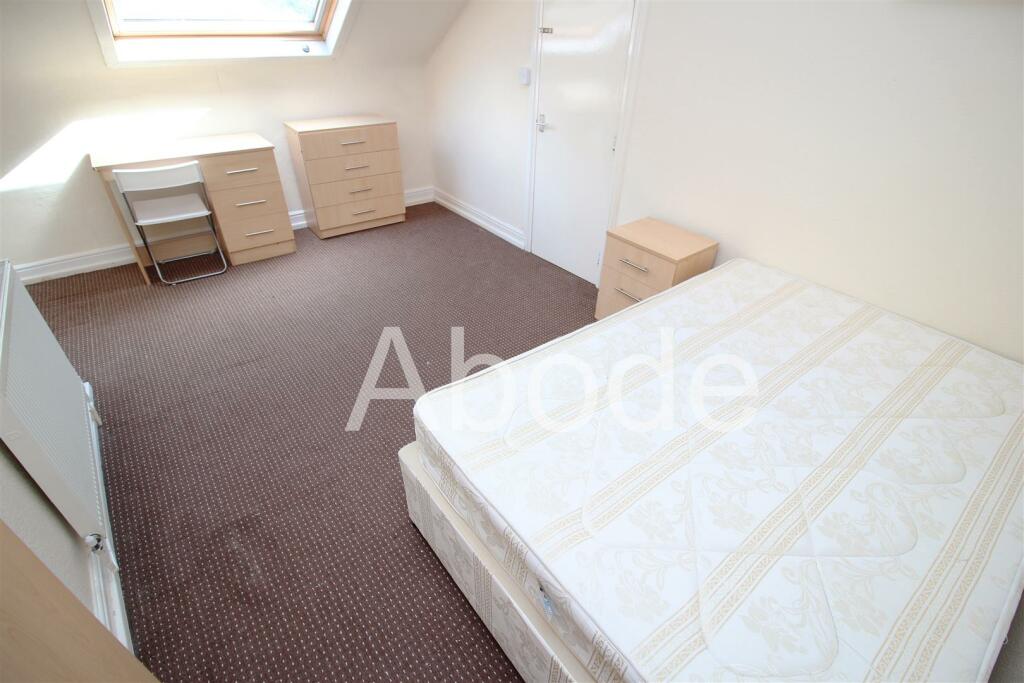 6 bedroom house for rent