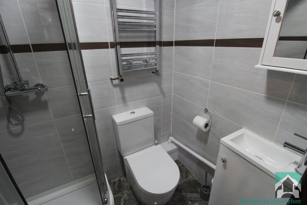 6 bedroom house for rent