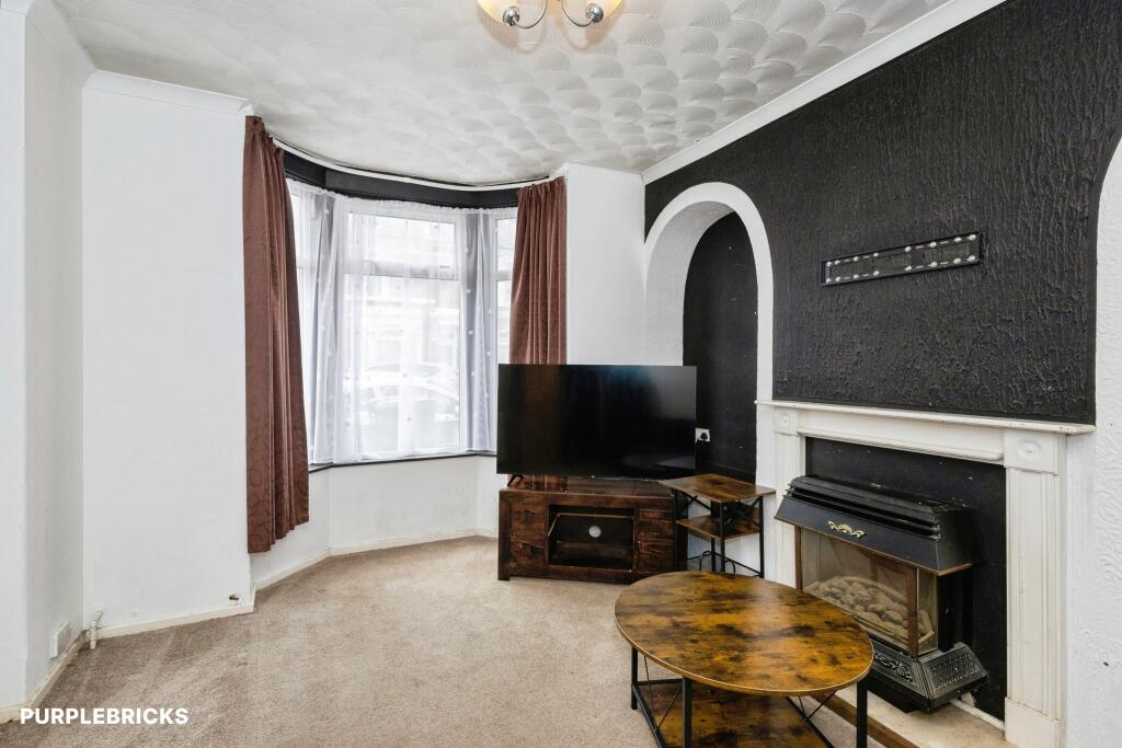 House in Portsmouth - More