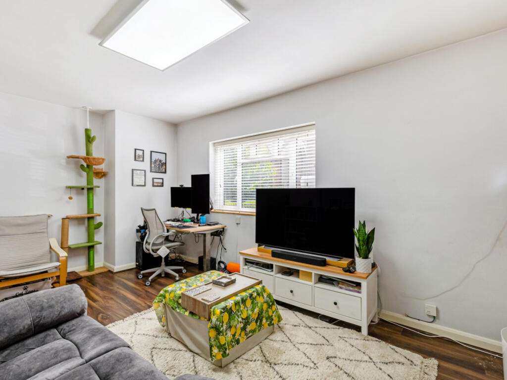 Apartment in London - View 2