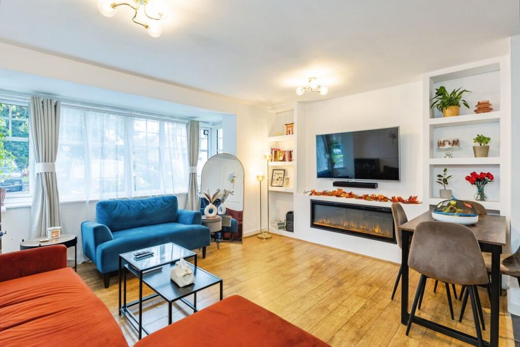 Apartment in Reading - View 3