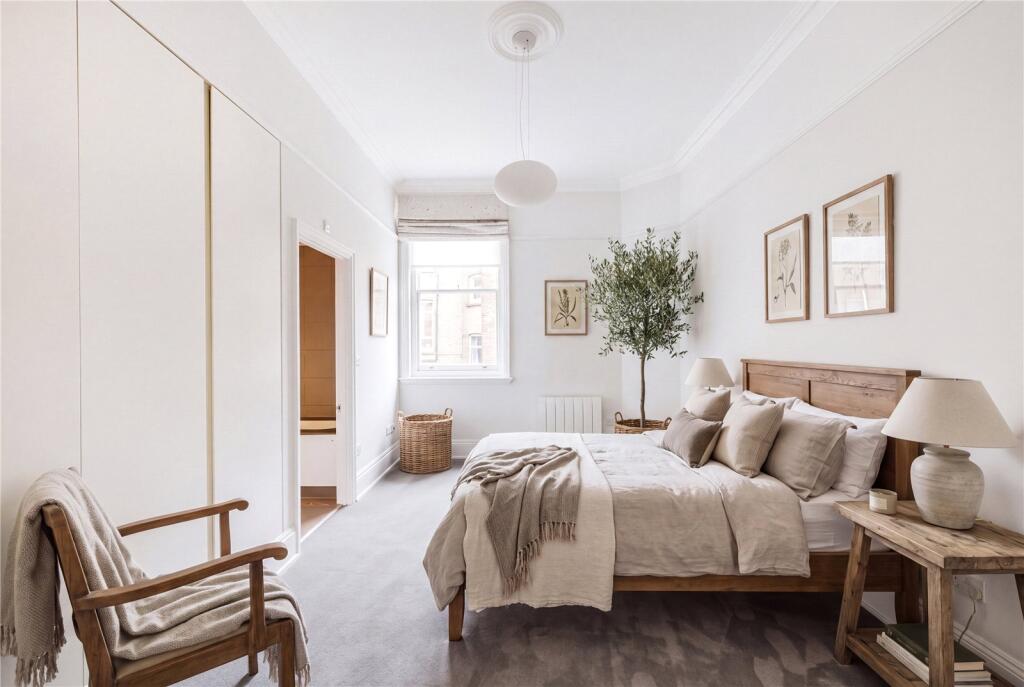 Apartment in London - View 5