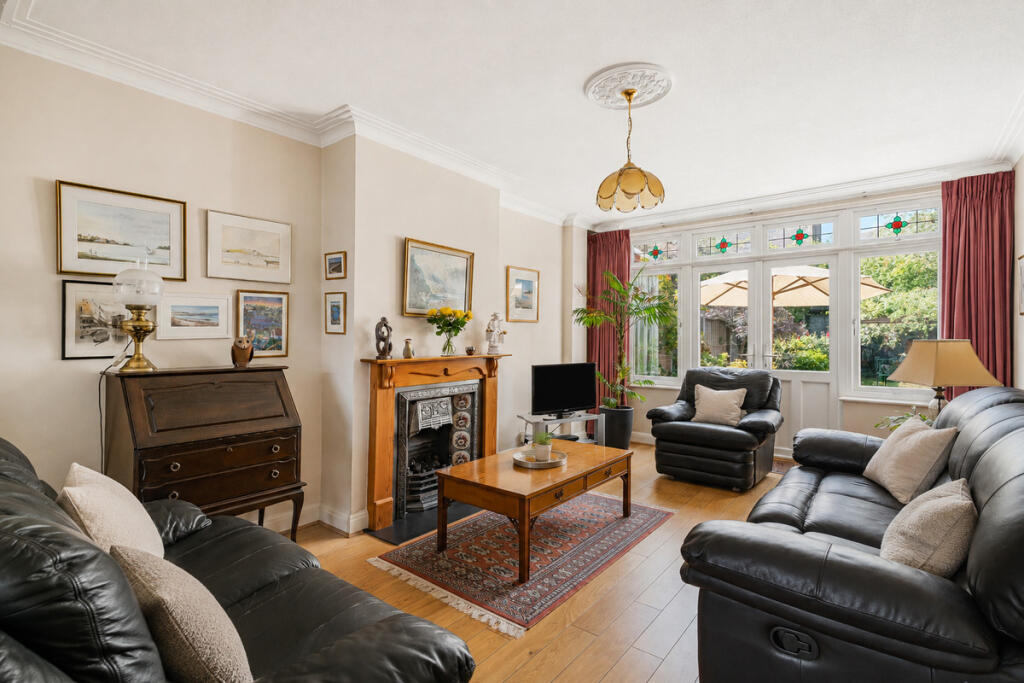 House in London - View 2