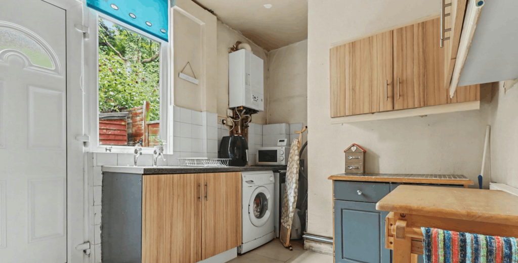 296 Owler Lane, Sheffield, S4 8GF photo 5