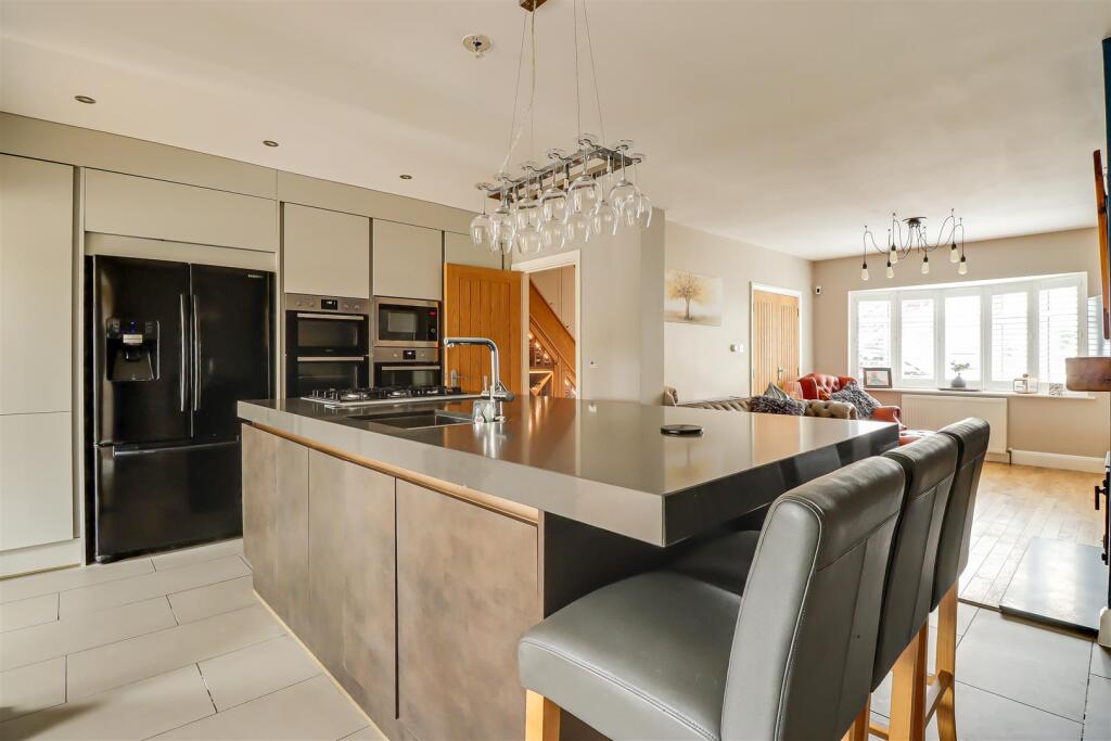House in Southend-on-Sea - View 4