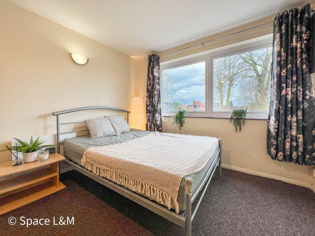 Main image of property: Alpha House Flats, Kendrick Road, Reading, Berkshire, RG1 5DU