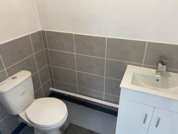 Toilet.jpg