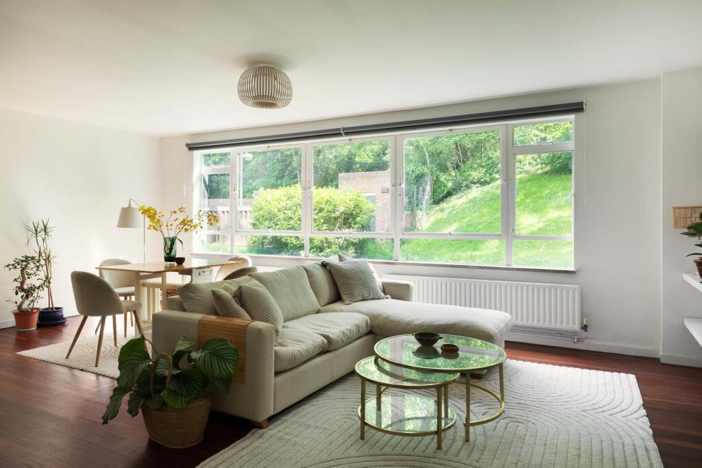 Main image of property: Grenville Court IV, London SE19