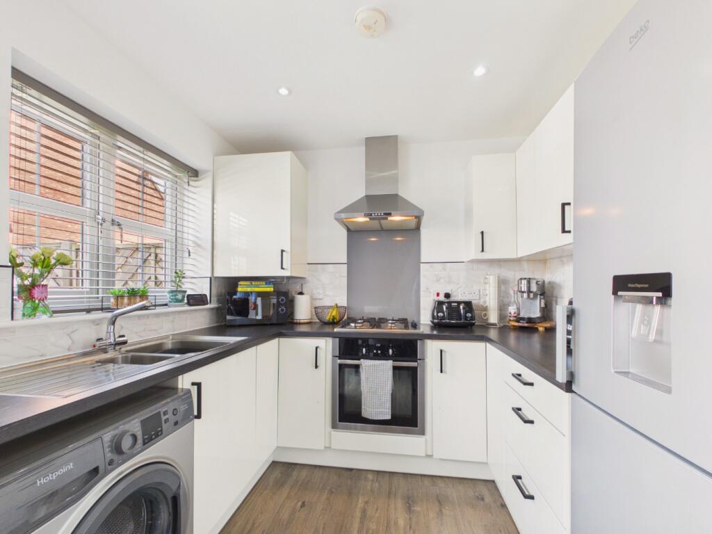 House in Hull, Kingswood - More
