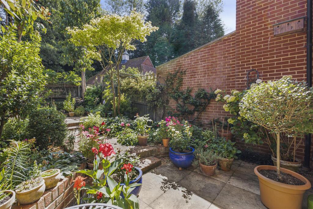 House in Tonbridge - View 4