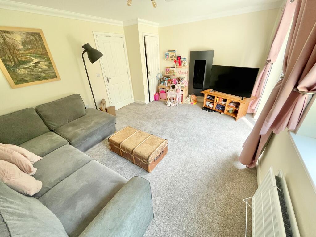 6, Dutton Drive, High Wood, Lancaster photo 3