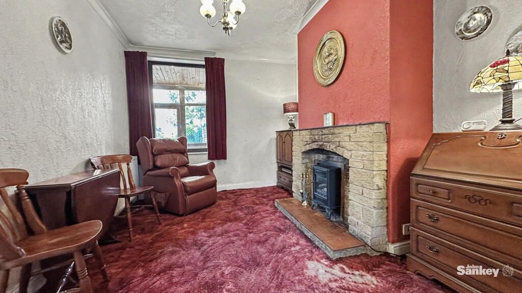 House in Mansfield, Nottinghamshire - More