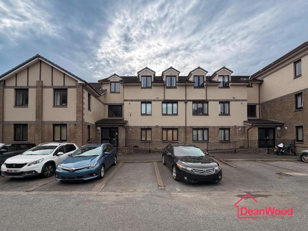 Main image of property: 16 Royal Court, Onchan, Isle Of Man
