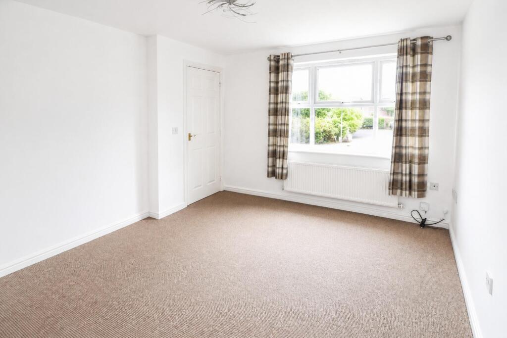 Sunningdale Drive, Rushden, NN10 photo 4