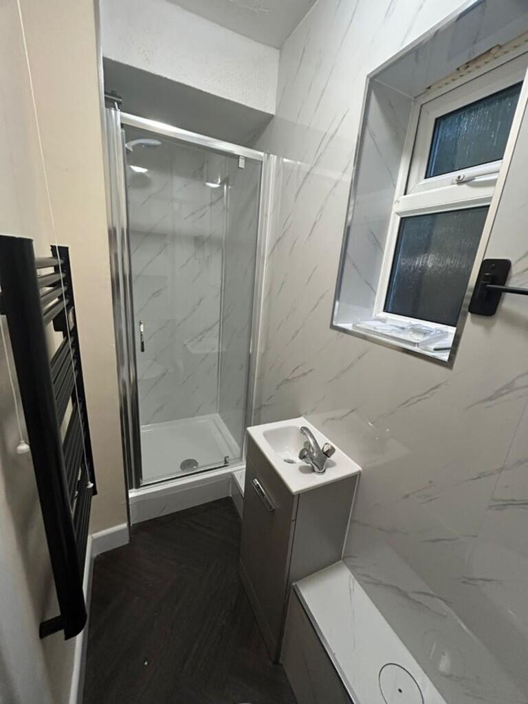 Apartment in Bath, Trowbridge - View 4