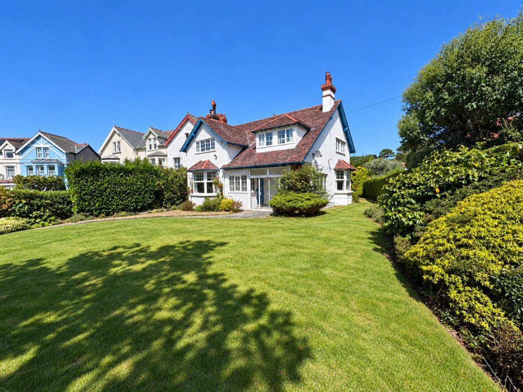 Studio detached on York Road, Deganwy, Conwy, £449,500