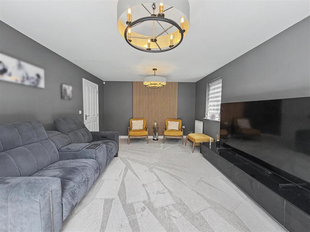 House in Midsomer Norton, Riverside - More