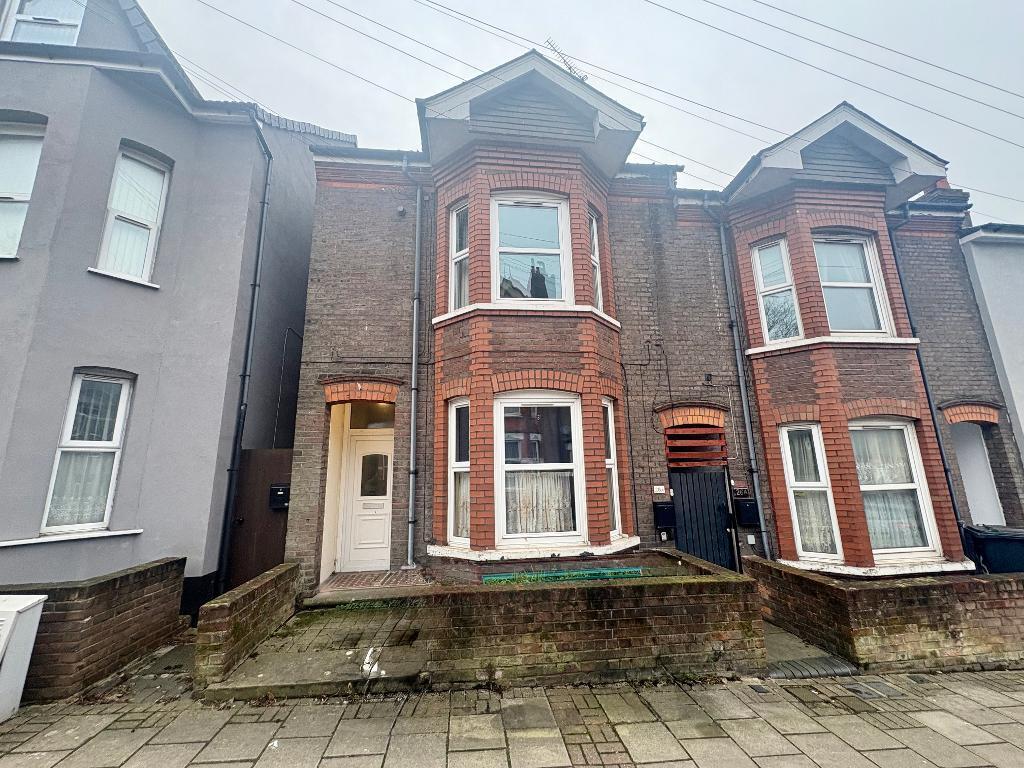 Main image of property: Moor Street, Luton, Bedfordshire, LU1 1HA