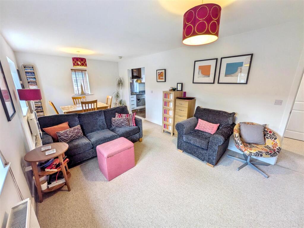 House in Portsmouth - More