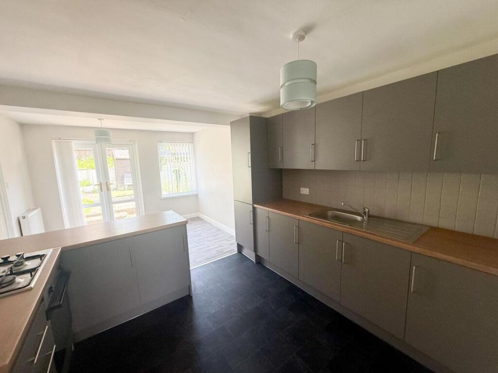 House in Newport, Llanyrafon - View 5