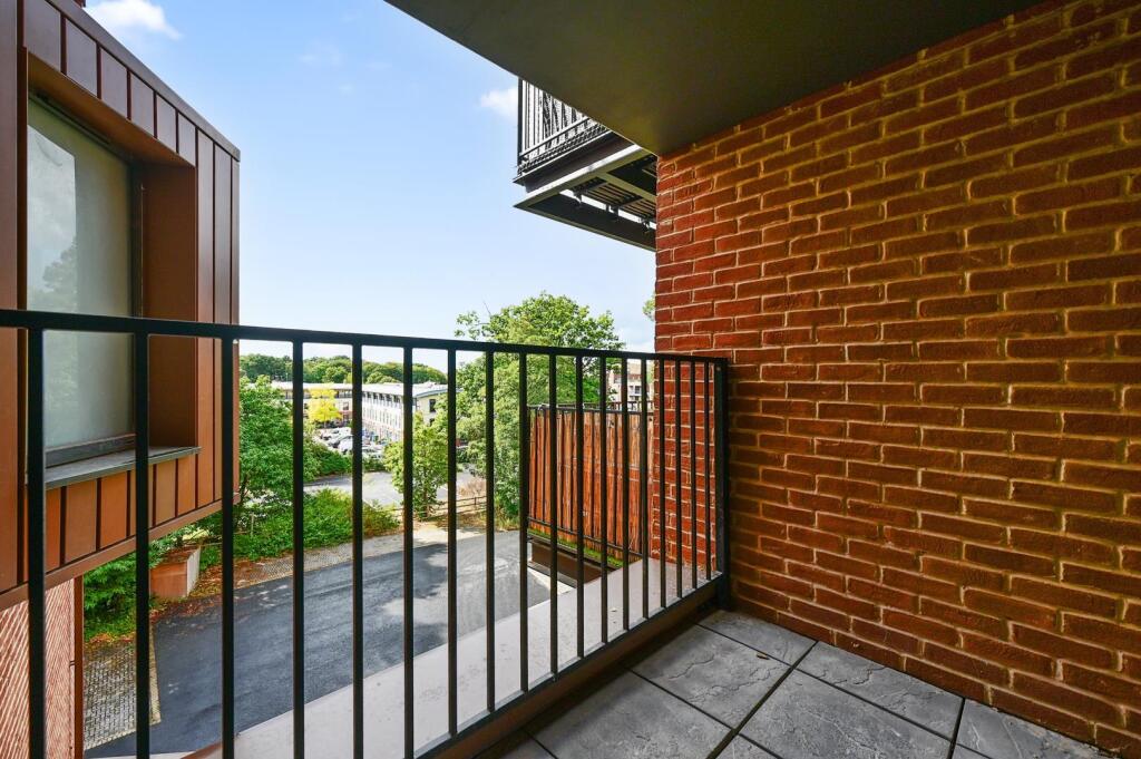 Main image of property: Farnborough Road, Farnborough